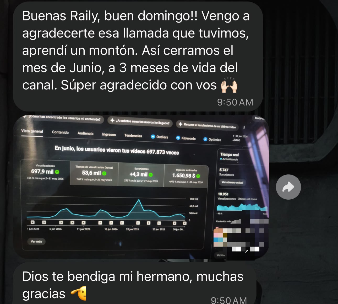 Mensaje de un alumno agradeciendo el método, junto a la captura de su panel de YouTube Studio de junio